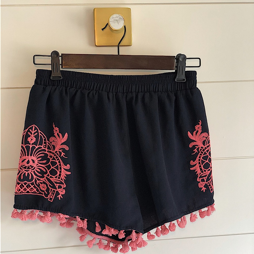 OOBER SWANK Shorts with Embroidery & Tassel Detailing sz M